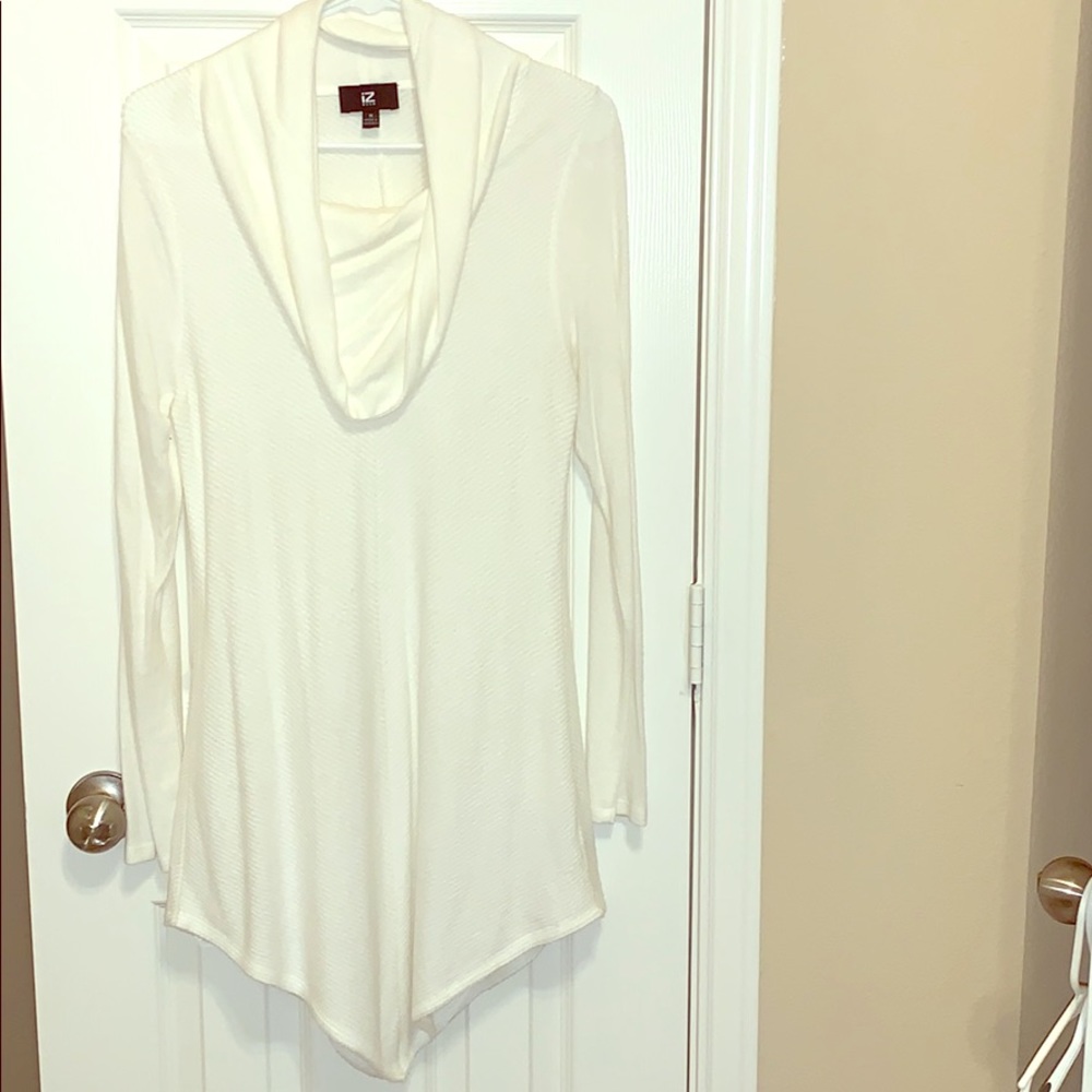 Cute cream long sleeves sweater/tunic